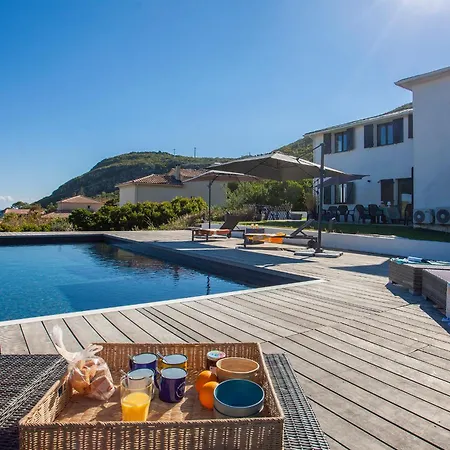 Kim Siscu A 300m De La Villa