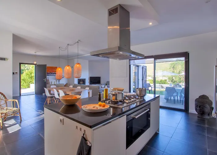 Kim Siscu A 300m De La Villa Sisco