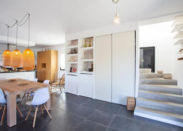 Kim Siscu A 300m De La Villa *