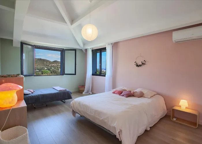 Kim Siscu A 300m De La Villa *