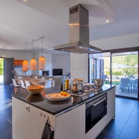 Kim Siscu A 300m De La Vila Sisco