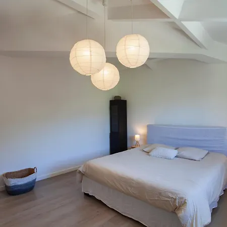 Kim Siscu A 300m De La Villa