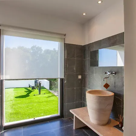 Vila Kim Siscu A 300m De La Sisco