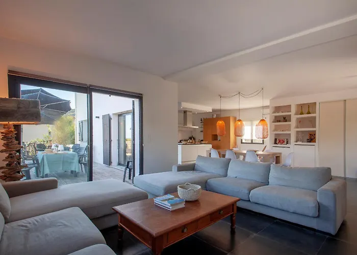 Kim Siscu A 300m De La Villa Sisco